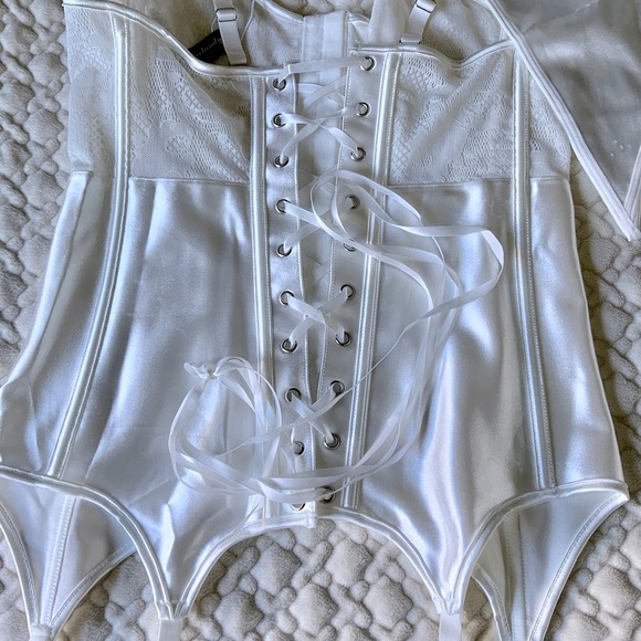 While Lace and Satin Teddy - Picture 2 of 8